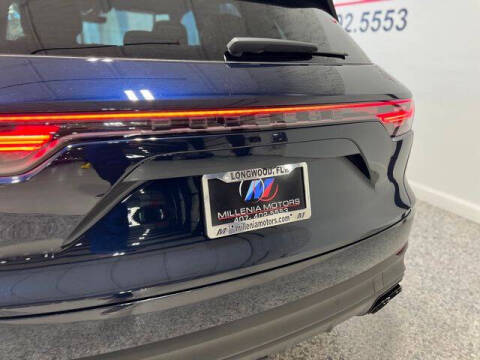 2023 Porsche Cayenne Platinum Edition