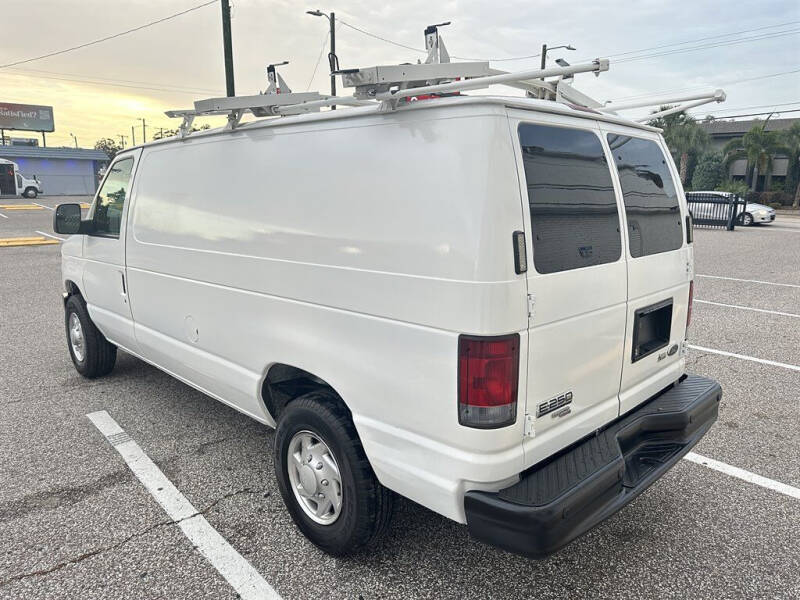 2011 Ford E-Series Econoline Van Commercial photo 8