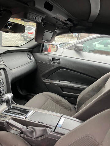 2012 Ford Mustang V6
