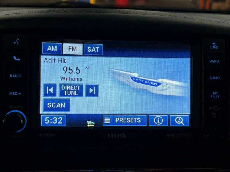 2012 Chrysler Town and Country Touring