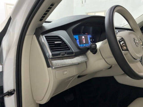 2024 Volvo XC90 B6 Core Bright Theme