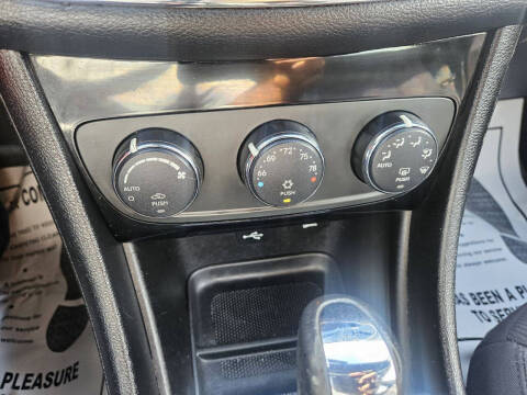 2013 Chrysler 200 Touring