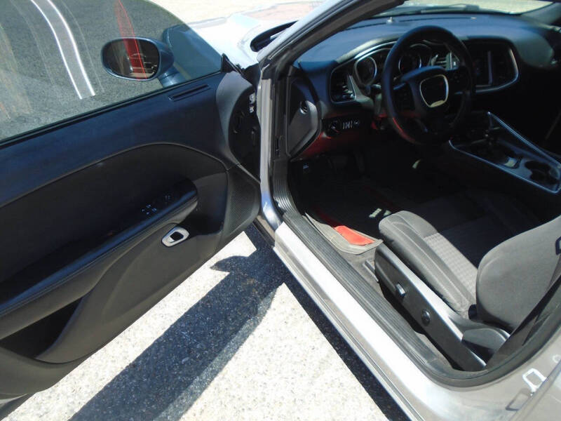 2016 Dodge Challenger SXT