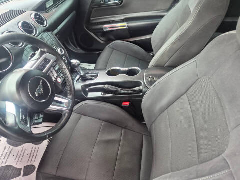 2016 Ford Mustang V6
