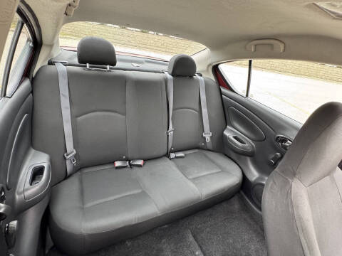 2017 Nissan Versa 1.6 S Plus