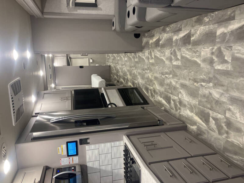 2022 Freightliner S2RV Chassis