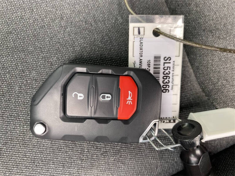 2025 Jeep Gladiator Sport