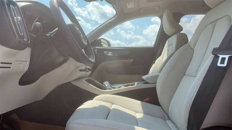 2026 Volvo XC40 B5 Ultra