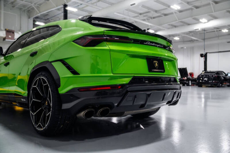 2023 Lamborghini Urus Performante