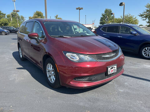 2021 Chrysler Voyager for sale at KC Carplex in Grandview MO