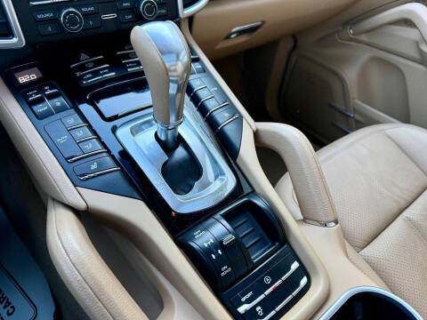 2014 Porsche Cayenne Platinum