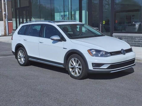 2017 Volkswagen Golf Alltrack for sale at 1 North Preowned in Danvers MA