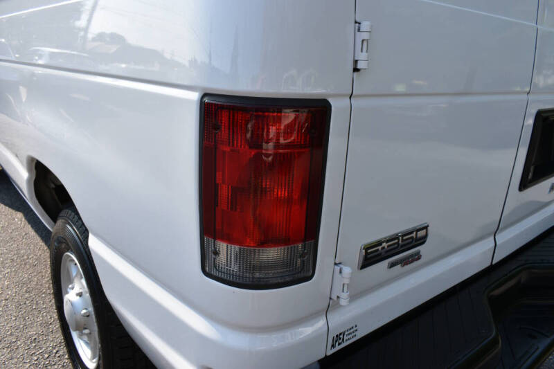 2014 Ford E-Series E-350 SD