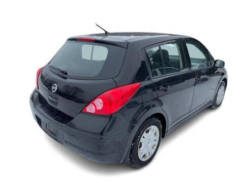 2011 Nissan Versa 1.8 SL