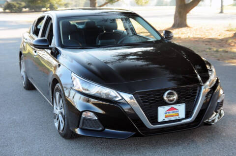 2020 Nissan Altima for sale at Auto House Superstore in Terre Haute IN