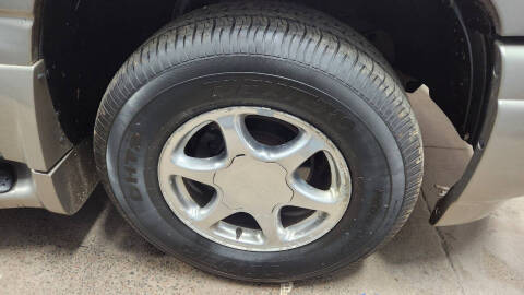 2002 GMC Yukon XL Denali