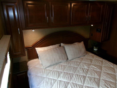 2013 Thor Motor Coach Challenger 37kt