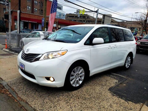 2013 Toyota Sienna XLE 7-Passenger