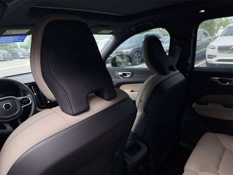 2026 Volvo XC60 T8 Plus