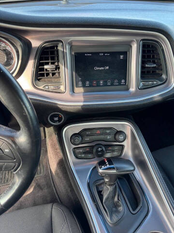 2019 Dodge Challenger SXT