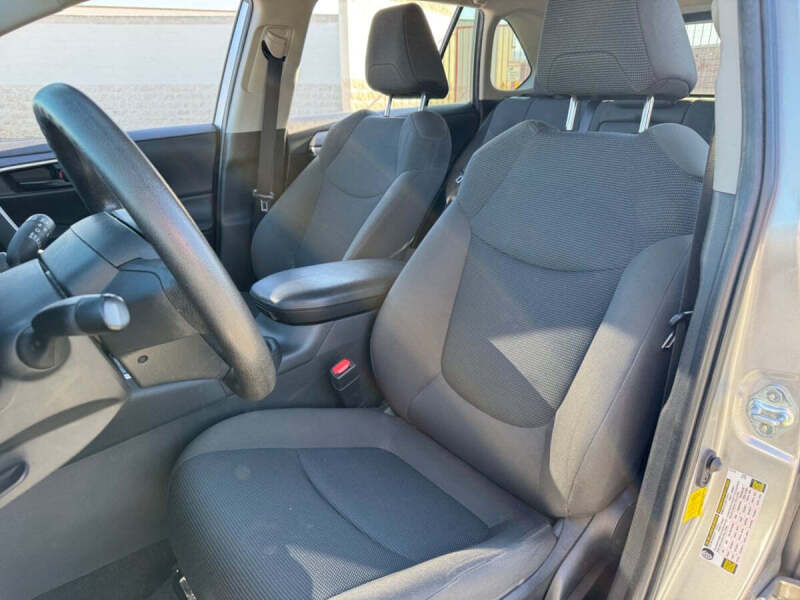 2023 Toyota RAV4 Hybrid LE