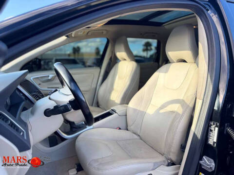 2016 Volvo XC60 T5 Drive-E Premier