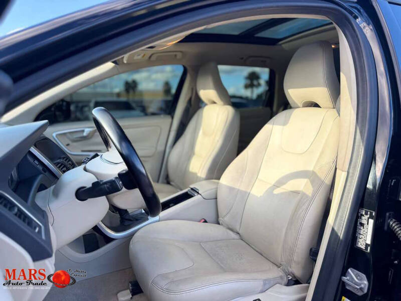 2016 Volvo XC60 T5 Drive-E Premier