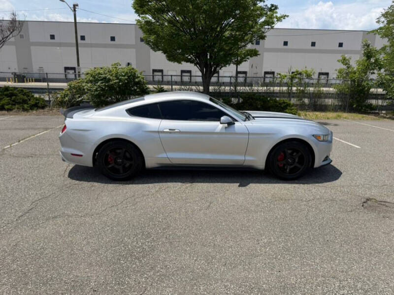 2017 Ford Mustang V6