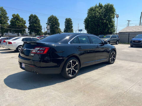 2016 Ford Taurus SHO
