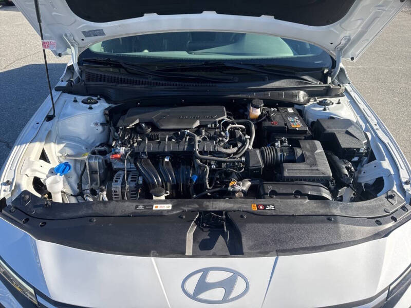 2024 Hyundai Elantra SEL