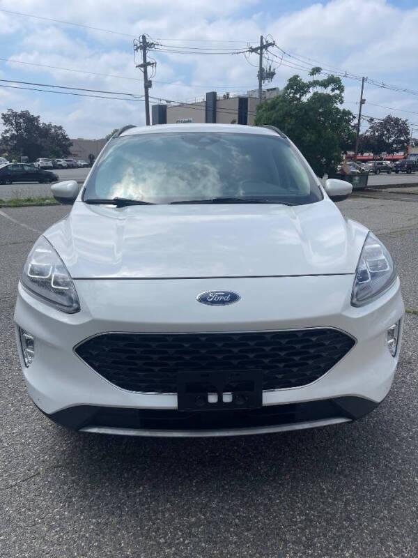2020 Ford Escape Titanium
