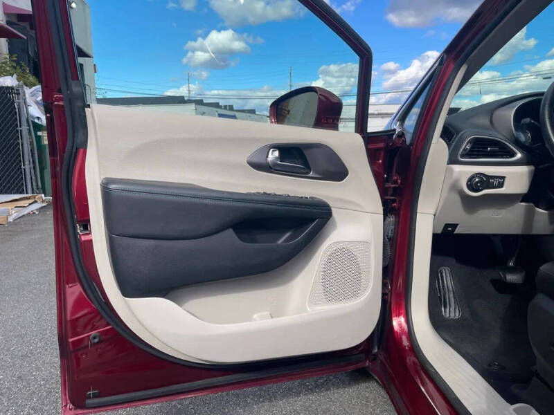 2021 Chrysler Pacifica Touring