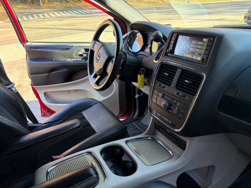 2016 Dodge Grand Caravan SXT Plus