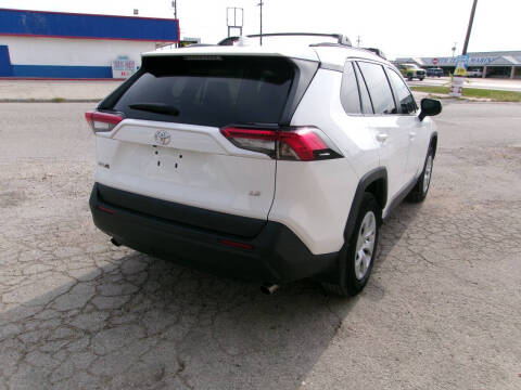 2020 Toyota RAV4 LE
