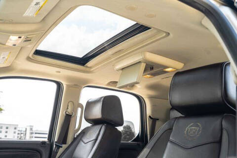 2013 Cadillac Escalade Platinum Edition