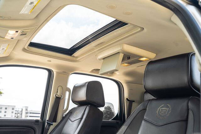 2013 Cadillac Escalade Platinum Edition