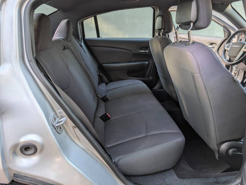 2012 Chrysler 200 Touring