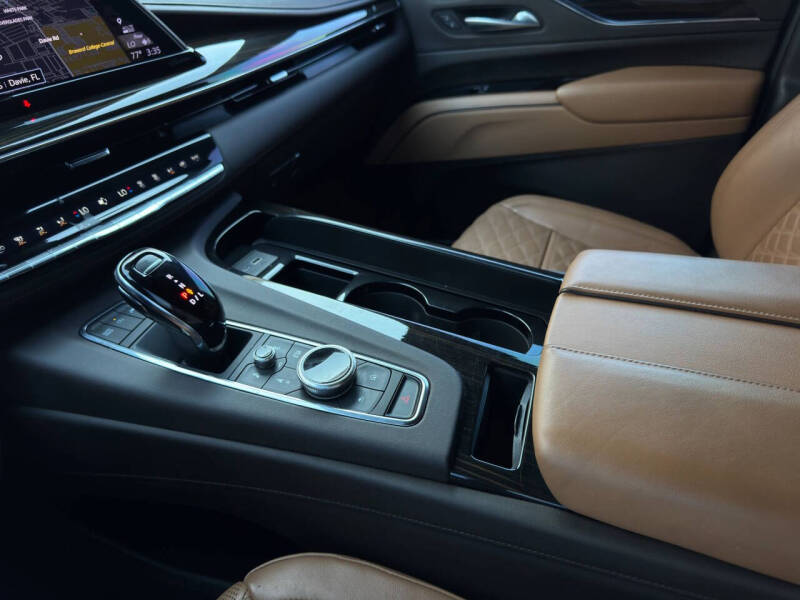 2023 Cadillac Escalade Sport