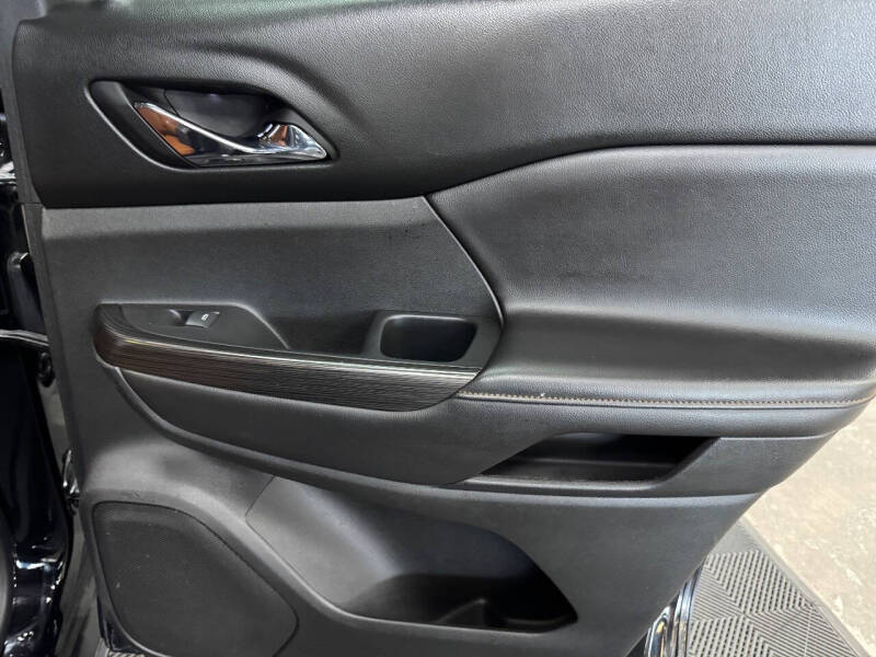 2017 GMC Acadia SLT-1