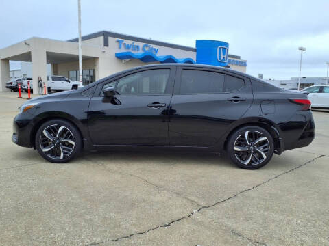 2024 Nissan Versa SR