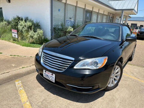 2011 Chrysler 200 for sale at TETCO AUTO SALES  / TETCO FUNDING in Dallas TX