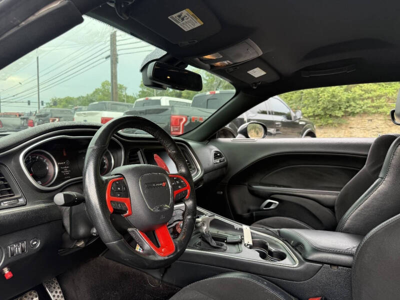 2016 Dodge Challenger 392 HEMI Scat Pack Shaker