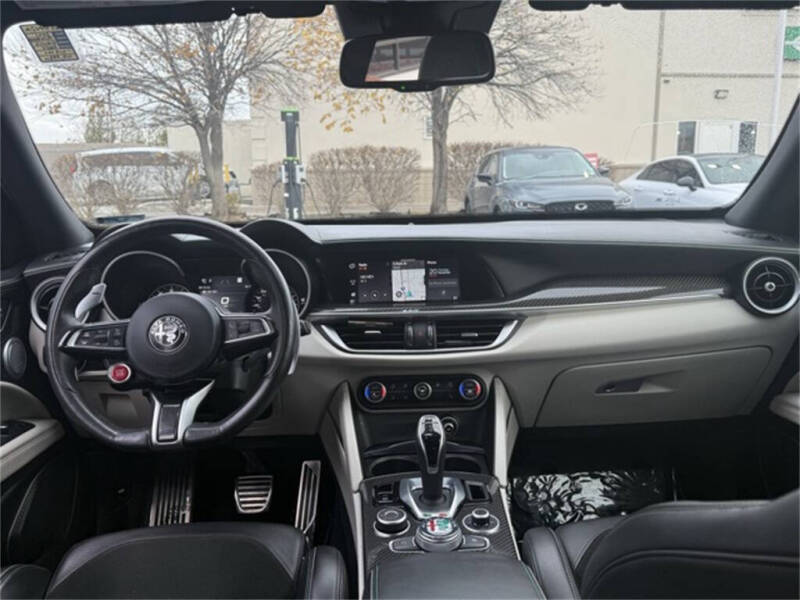 2021 Alfa Romeo Stelvio Quadrifoglio