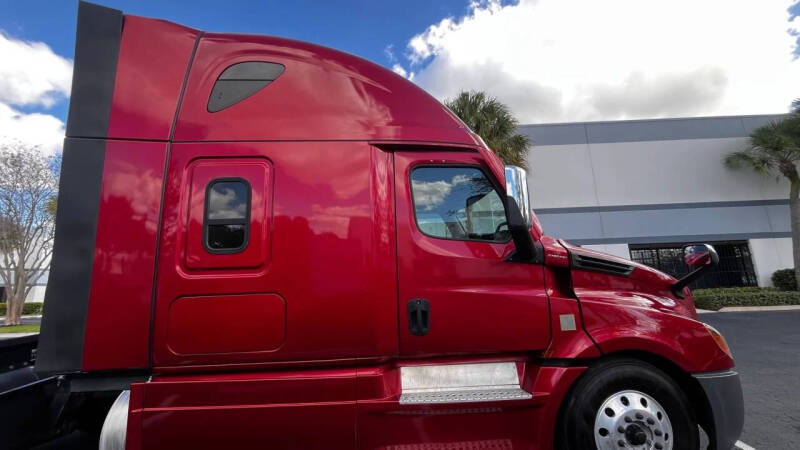 2021 Freightliner Cascadia
