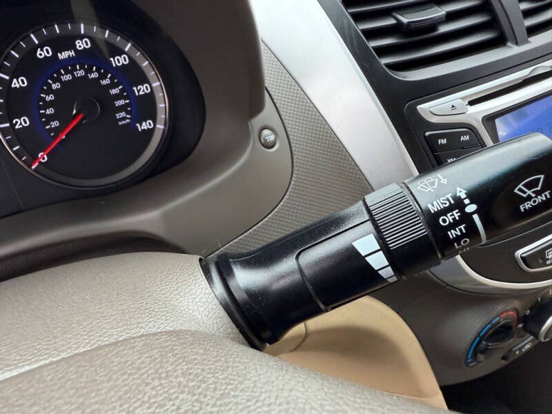 2013 Hyundai Accent GLS