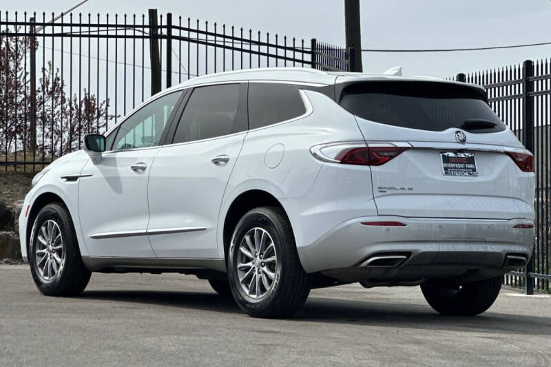 2024 Buick Enclave Essence