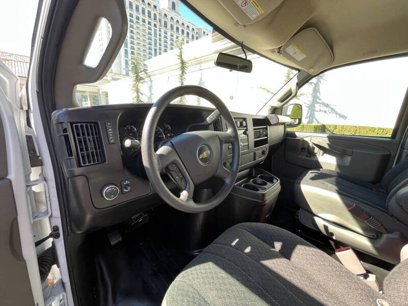 2024 Chevrolet Express 2500