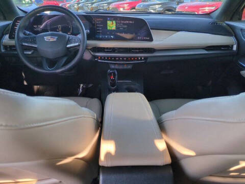 2025 Cadillac XT4 Premium Luxury