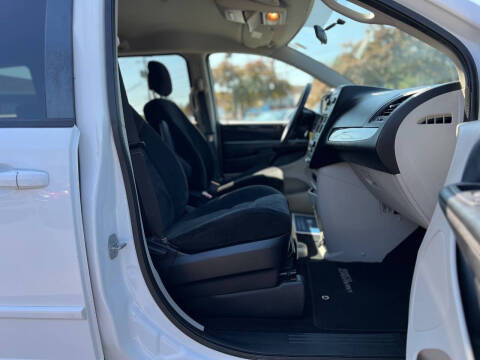 2014 Dodge Grand Caravan SE 30th Anniversary