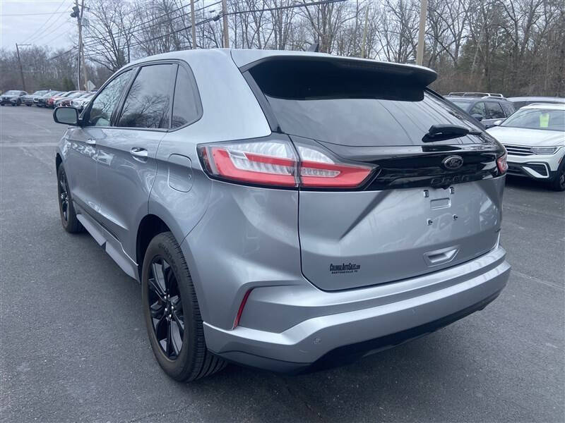 2022 Ford Edge SE